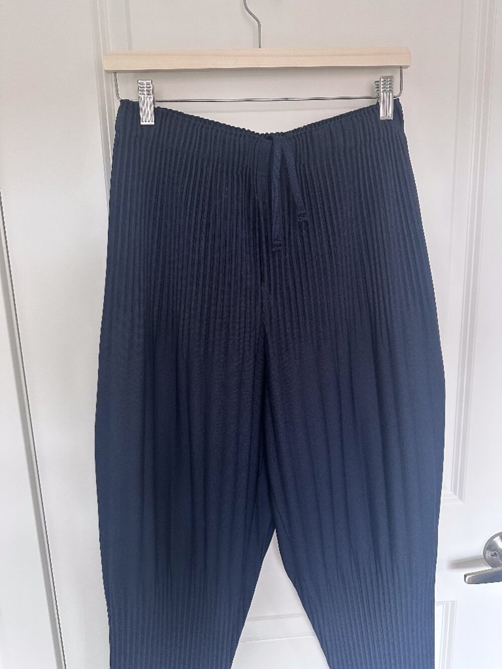 HOMME PLISSÉ ISSEY MIYAKE Pleated Tapered Trousers in Navy | Size:1 - Picture 5 of 11